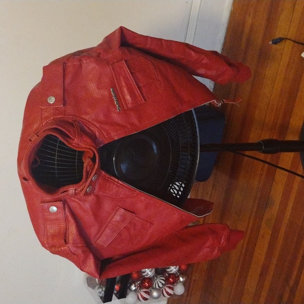 Leather jacket - Picture 2 of 4